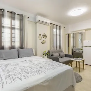 Pearl Free Private Parking Salonic